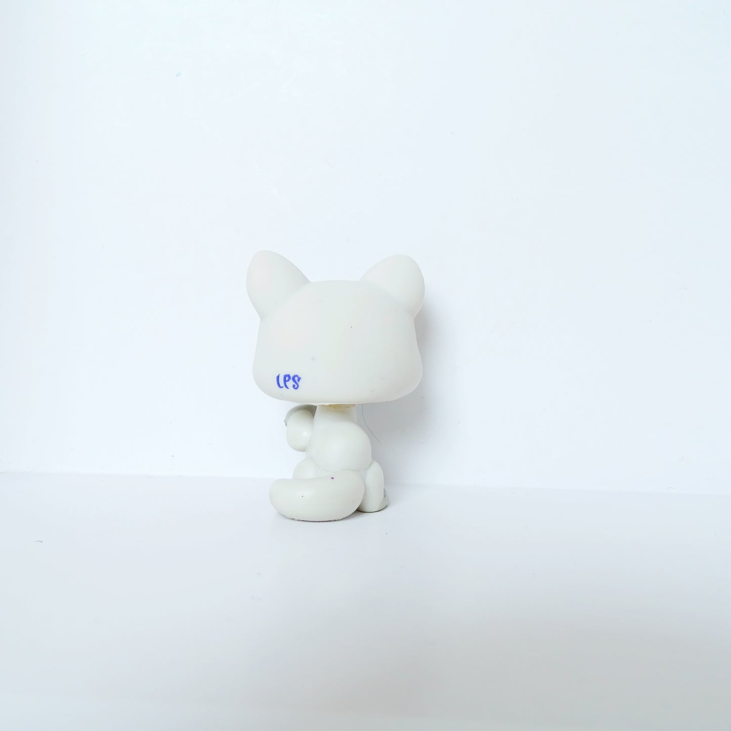 Lps 1472 Paw Up Cat