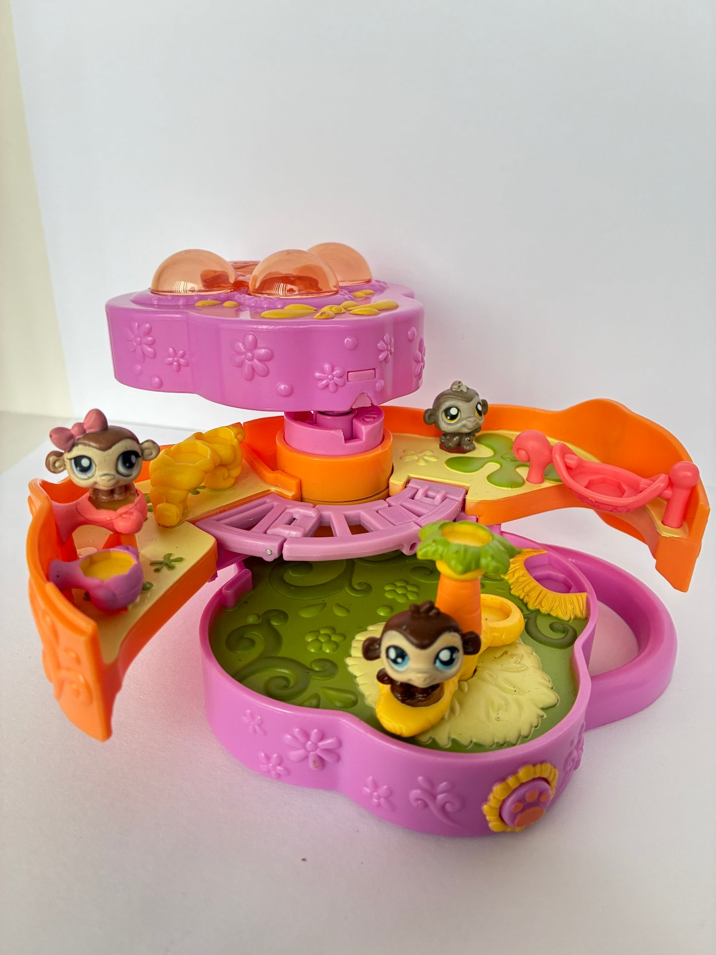 Lps Teeniest Tiniest Pet Shop Compact Playset - With Original Monkeys