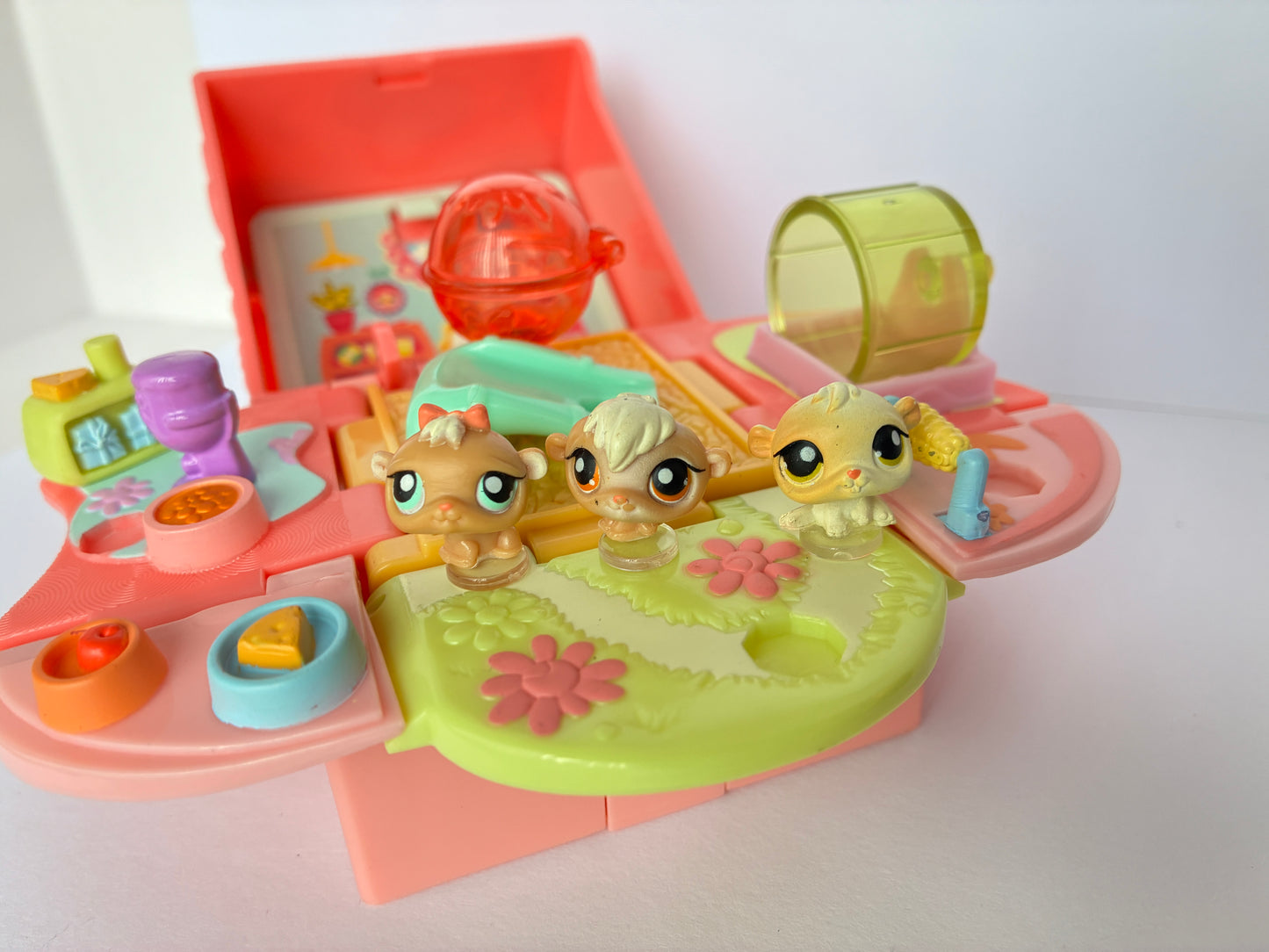 Lps Teeniest Tiniest Pet Shop Compact Playset - With Original Hamsters