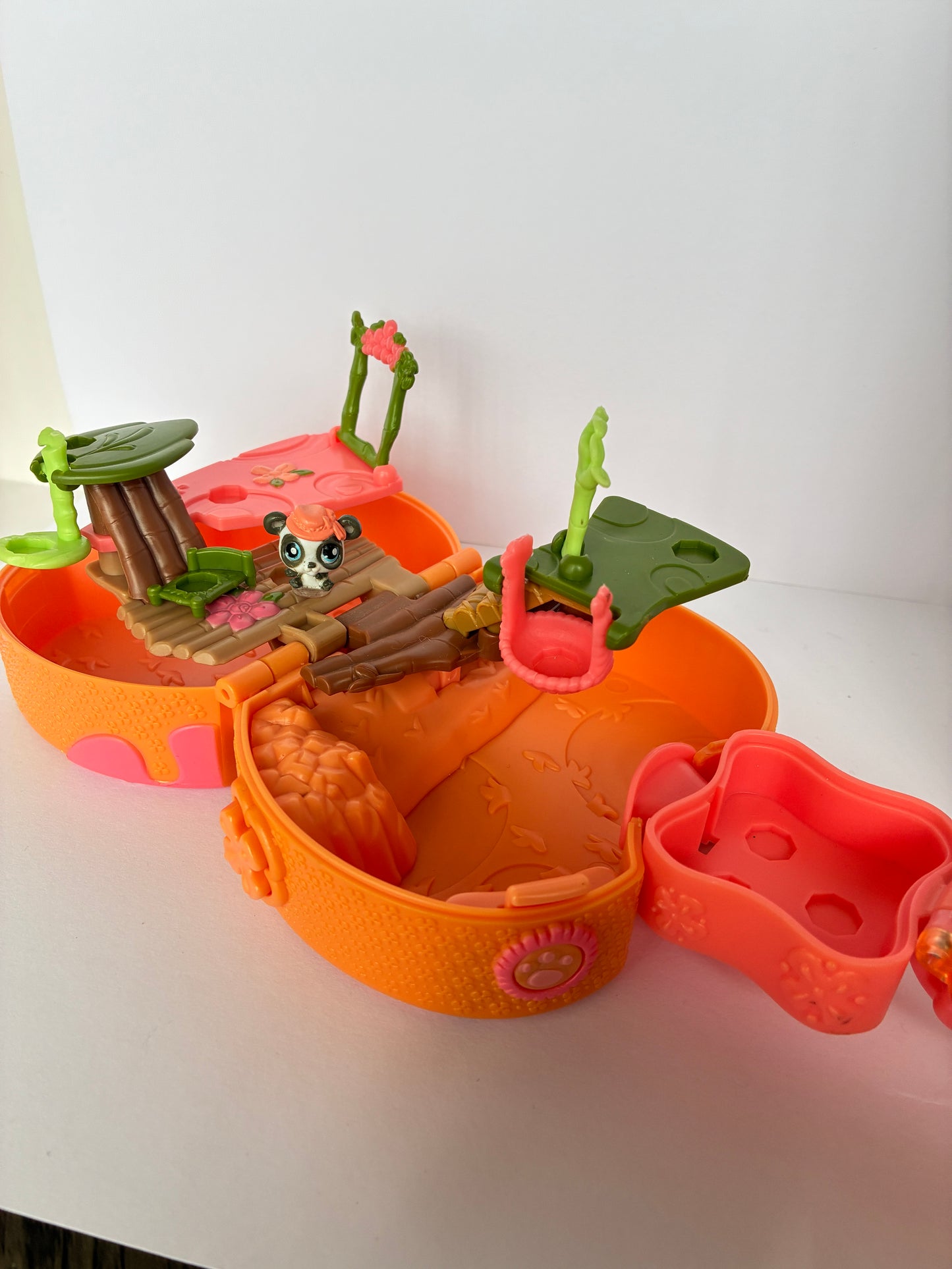Rare Lps Teeniest Tiniest Pet Shop Compact Playset - With Original Panda
