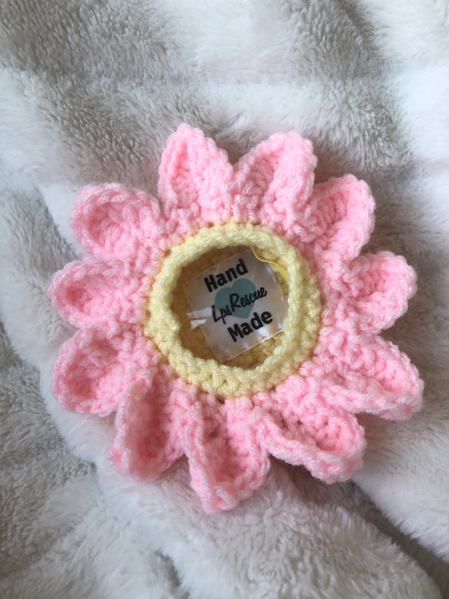 Daisy Keychain - Crochet Windowed Toy Clip On Pocket