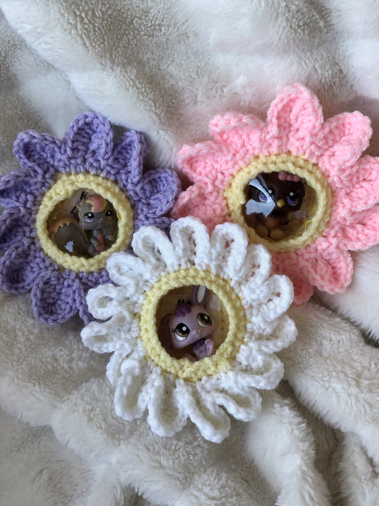 Daisy Keychain - Crochet Windowed Toy Clip On Pocket