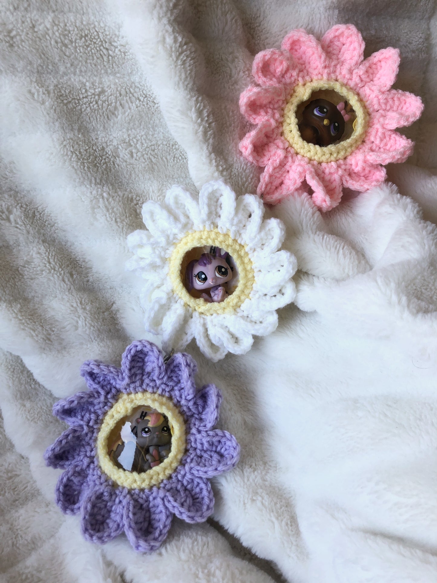 Daisy Keychain - Crochet Windowed Toy Clip On Pocket